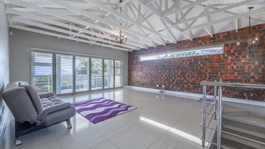 5 Bedroom Property for Sale in Plattekloof 2 Western Cape